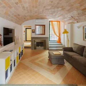 https://aurora.it-romehotels.com